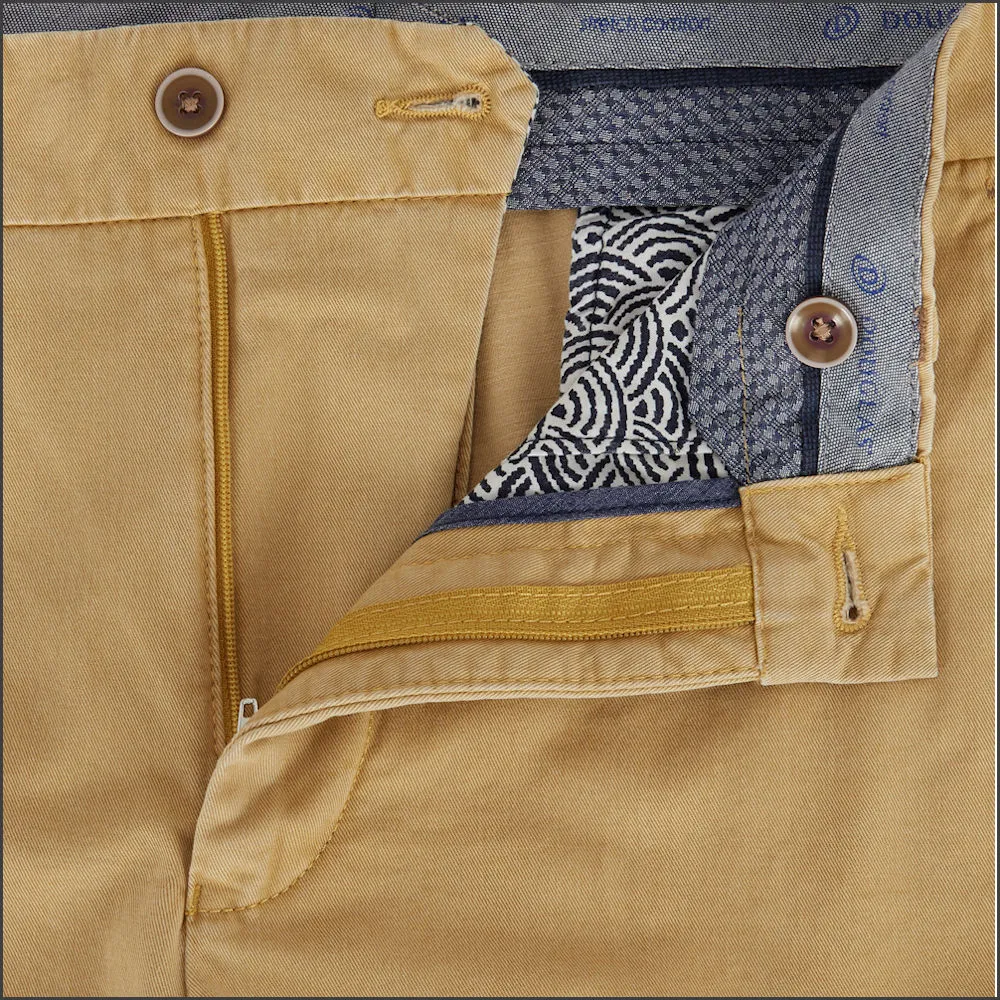 Douglas  Porter Gold Chinos<>