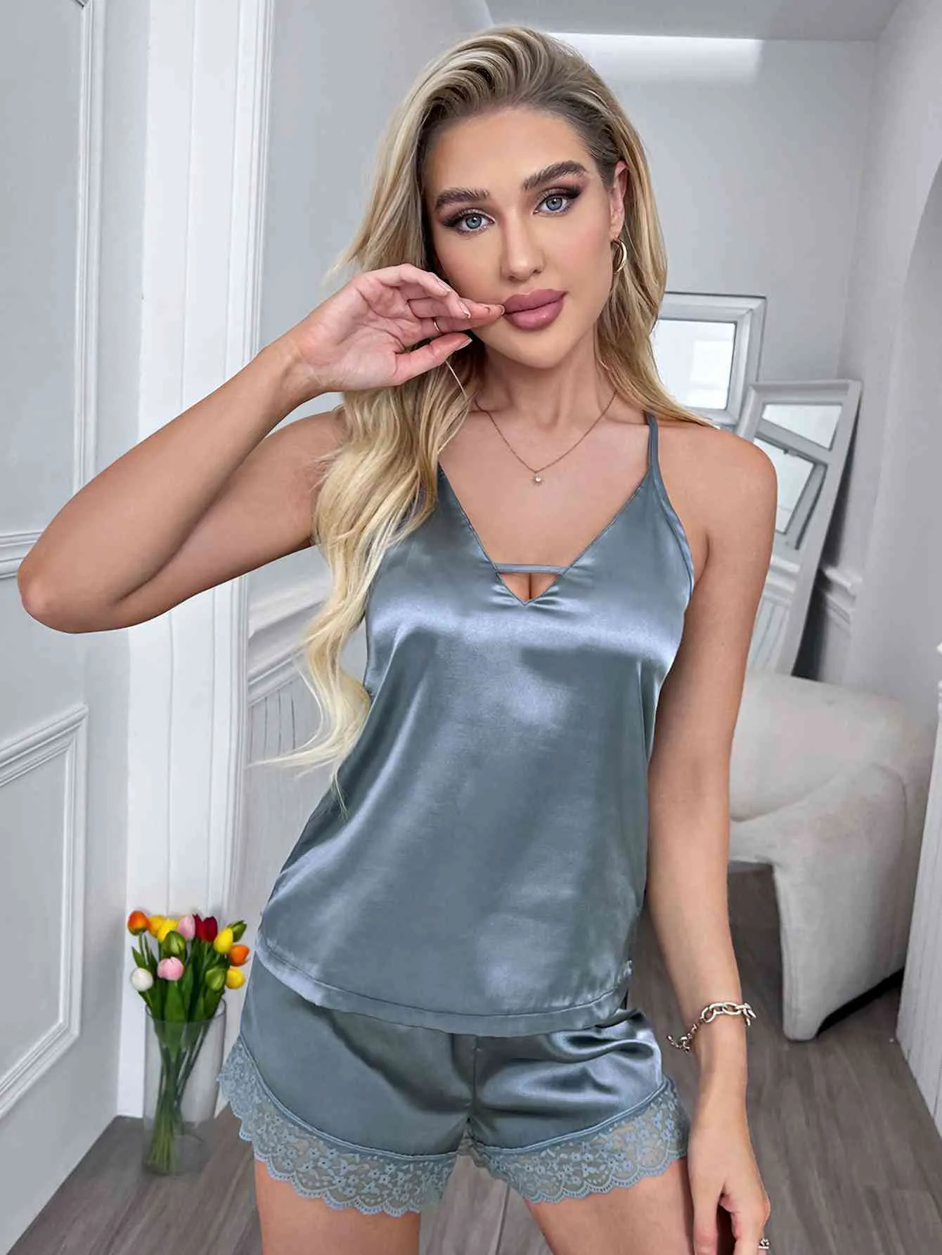 Pyjama-Set mit Camisole und Spitzenbesatz-Shorts