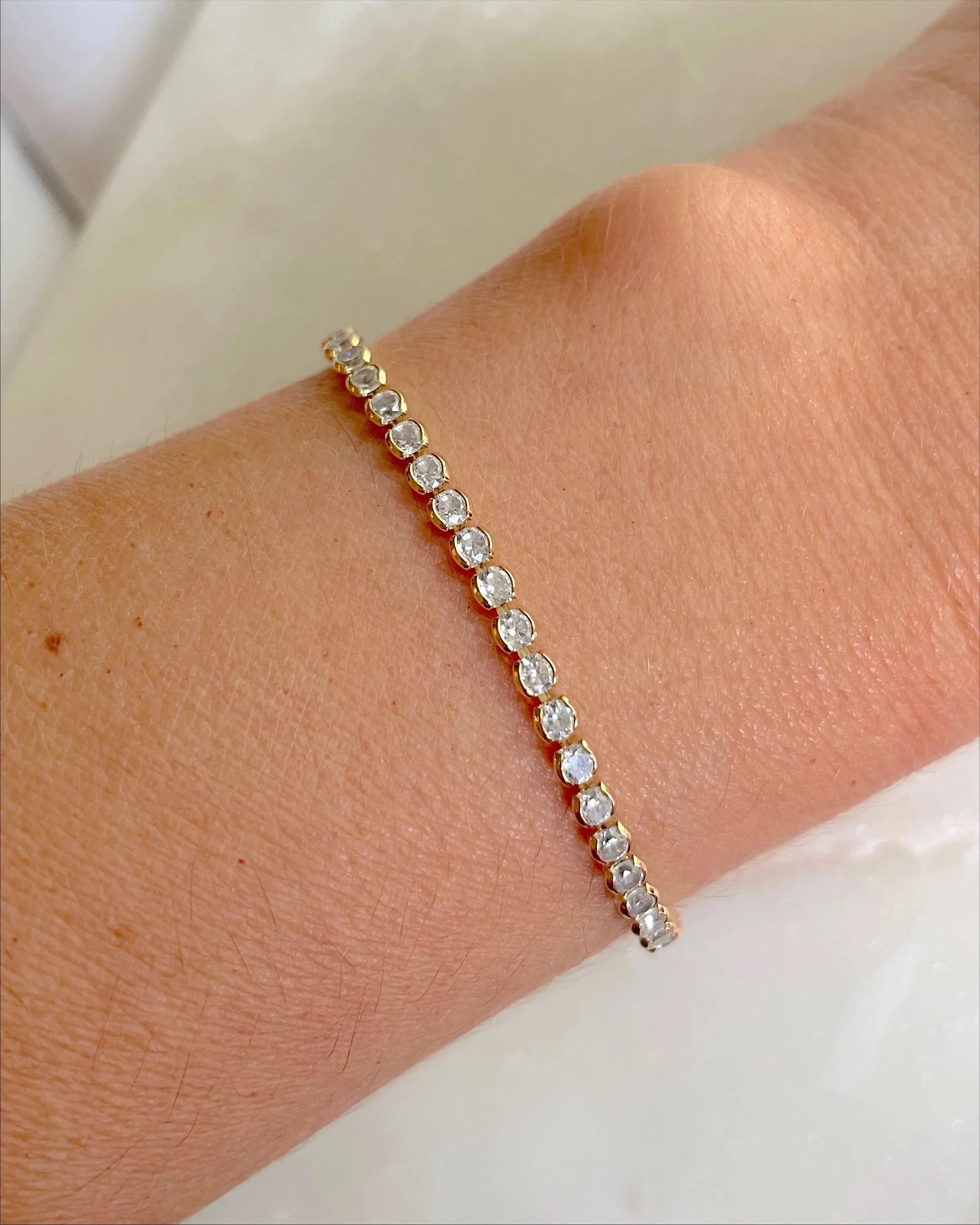 Round tennis bracelet